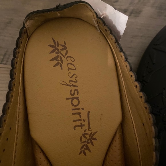 Easy Spirit black suede black leather cutout shoes - Picture 7 of 8